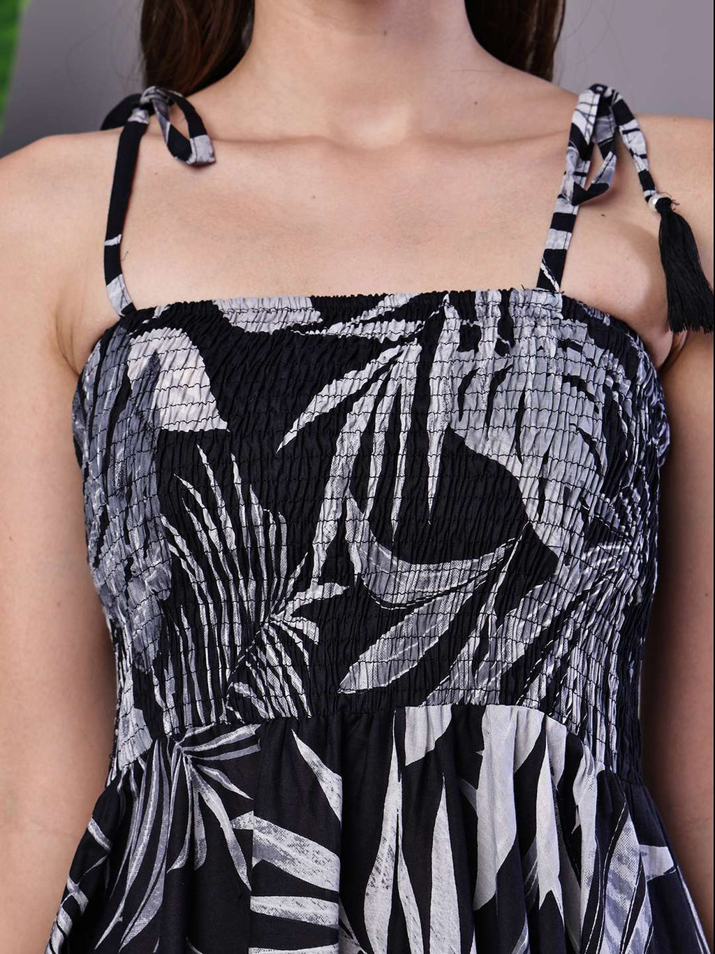 Women's Black & White Leaf Print Cotton Handkerchief Hem Dress Midi Dresses
