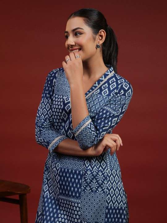 Women's Rayon Printed Straight Kurti With Pant Set