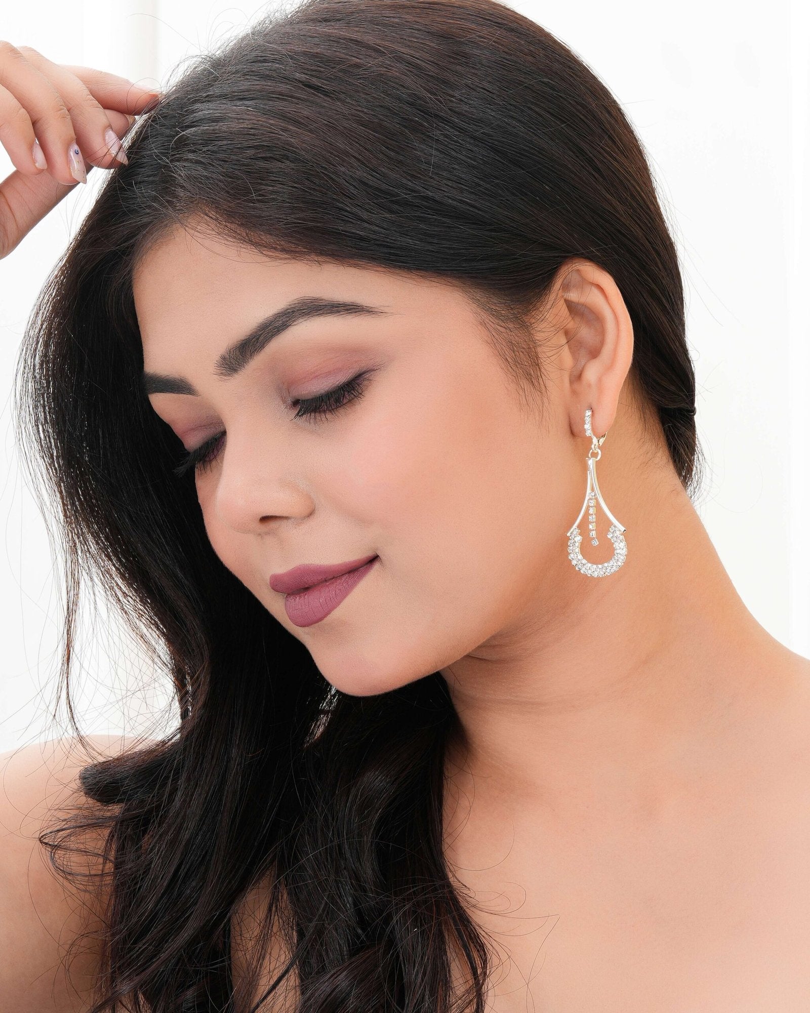 Women's Indo Western Teardrop Shaped Drop Dangles Party Wear Earrings For Women