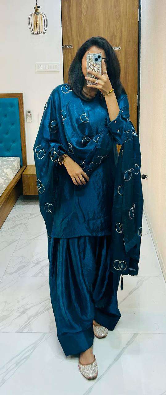Women's Fendi Silk Solid Muslim Straight Kurti With Pant and Dupatta set