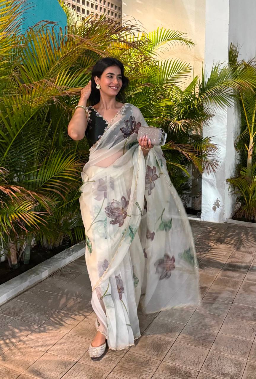 Women's Exquisite Lavender & White Organza Saree with Hand-Painted Lotus Floral Motifs & Gold Embellished Border – Complete with Matching Printed Blouse for Festive & Special Occasions
