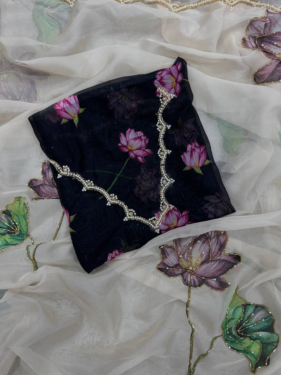 Women's Exquisite Lavender & White Organza Saree with Hand-Painted Lotus Floral Motifs & Gold Embellished Border – Complete with Matching Printed Blouse for Festive & Special Occasions