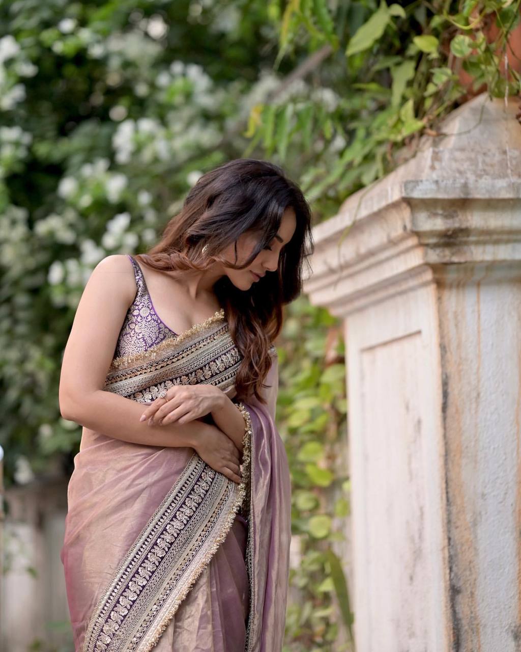 Women's Luxurious Mauve & Purple Art Silk Saree with Intricate Golden Zari & Broad Embroidered Border – Complete with Brocade Blouse for Festive & Wedding Wear