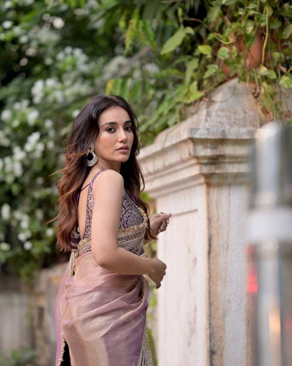 Women's Luxurious Mauve & Purple Art Silk Saree with Intricate Golden Zari & Broad Embroidered Border – Complete with Brocade Blouse for Festive & Wedding Wear