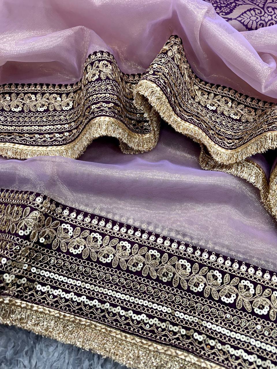 Women's Luxurious Mauve & Purple Art Silk Saree with Intricate Golden Zari & Broad Embroidered Border – Complete with Brocade Blouse for Festive & Wedding Wear